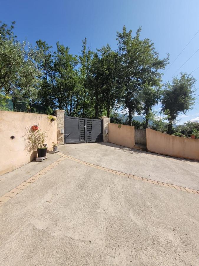 Studio Calme Et Agreable Avec Acces Jardin Partage Le Bar-sur-Loup Экстерьер фото